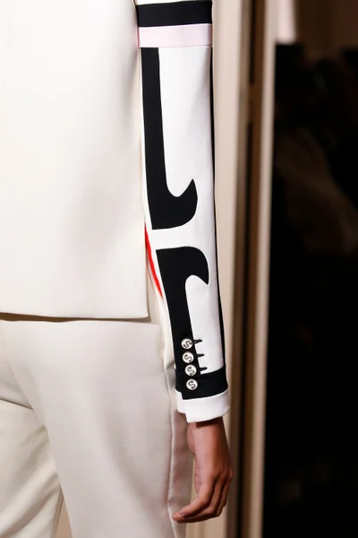 Look 27